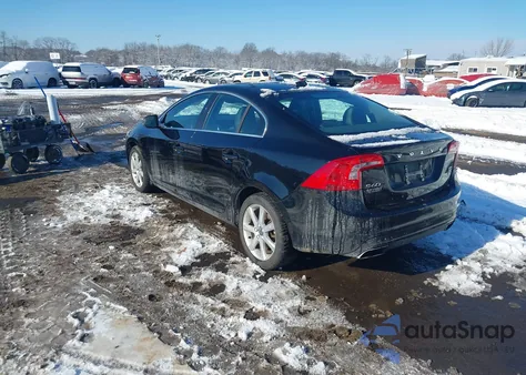 2016 Volvo S60 T5 Premier z USA, uszkodzony, nr VIN YV1612TK1G2396738